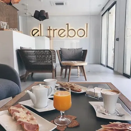 El Trebol Bar&hotel Pensión *