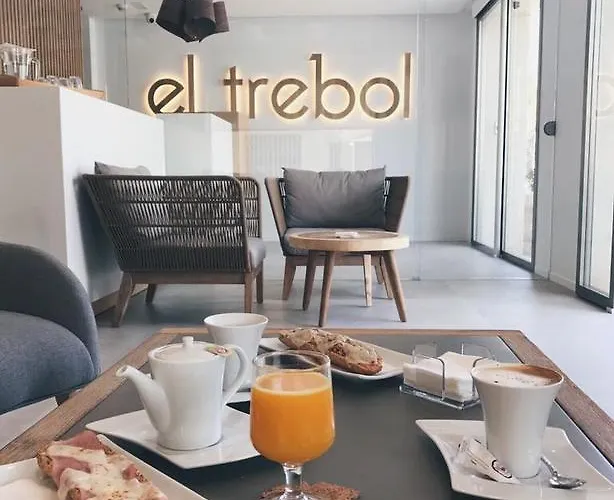 El Trebol Bar & Only Adults 게스트하우스 4*